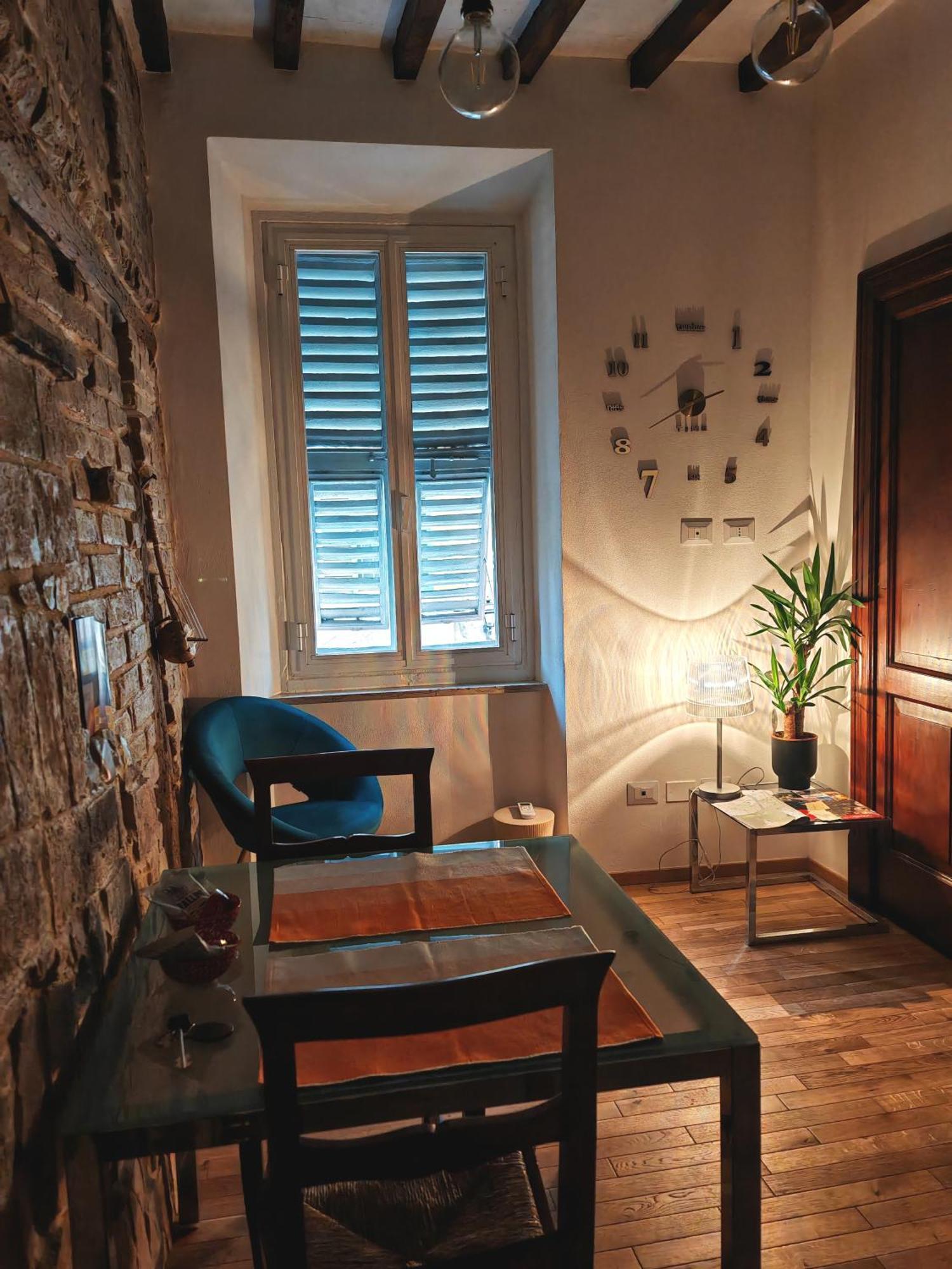 Parma Borgo Antico I I I Free Privat Parking Apartment Bagian luar foto